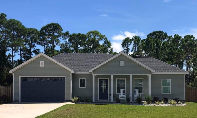 Magnolia Bluffs House | After Dune Delight - 5 min from SGI and Apalachicola