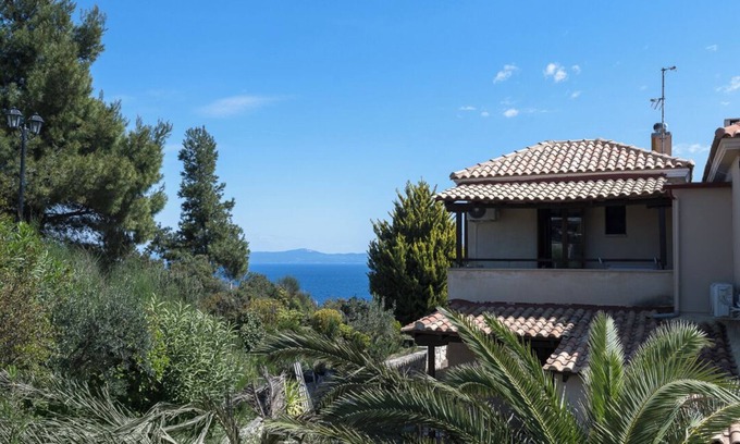 Afytos Villa | Afytos Villa Pearl by Luxlikehome