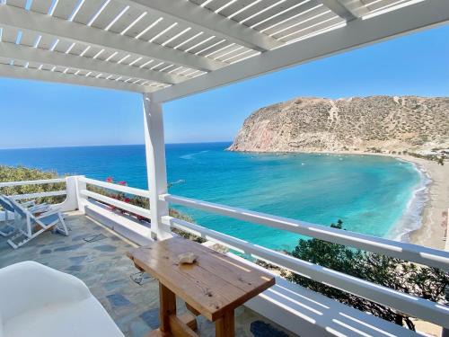 Milos Apartment | Agia Kyriaki Studios