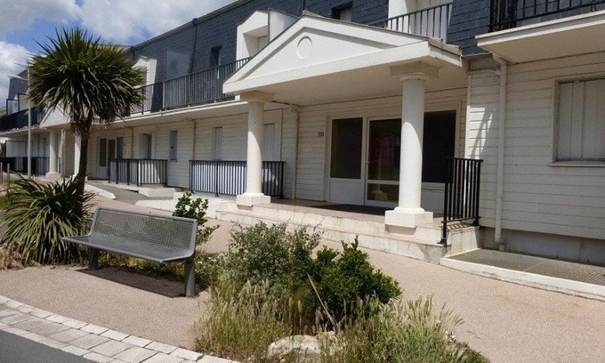 Saint-Gilles-Croix-de-Vie Apartment | Agréable T2 proche plage à Saint-Gilles-Croix-de-Vie avec garage privé - FR-1-224-140