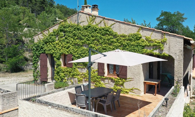 Cruis House | Agréable Maison sur un Grand Terrain Arboré Privatif, au Cœur de la Provence