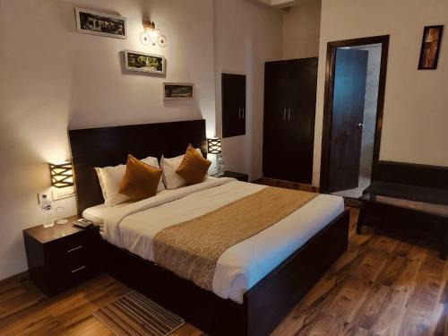 Mathura Apartment | Agrawal hotels