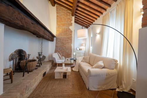 Valiano House | Agriturismo Antica Corte