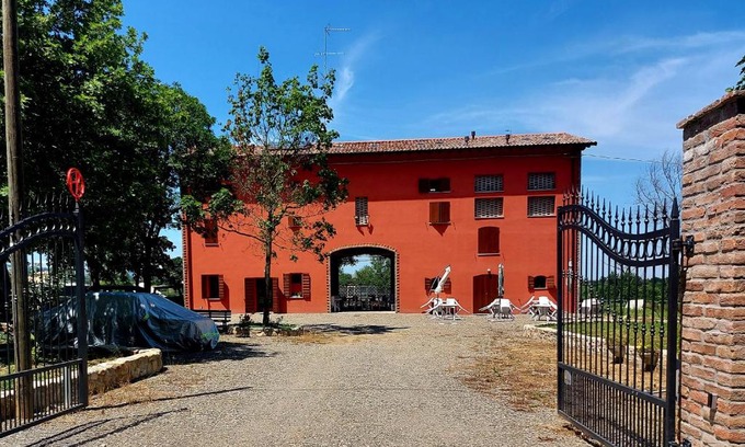 Maranello House | AGRITURISMO AZIENDA AGRICOLA FERRARI M.RITA