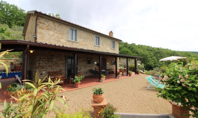 Loro Ciuffenna Villa | AGRITURISMO CA DI VESTRO - CA DI VESTRO