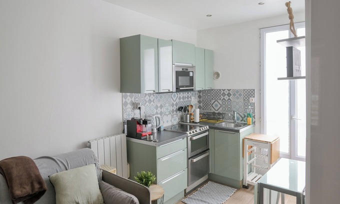 Quartier du Pont-de-Flandre Apartment | AI- Parisian cocoon near the Cité des Sciences