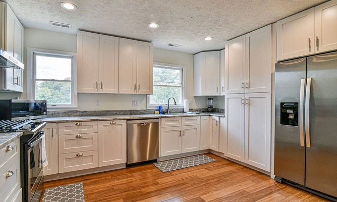 Asheville House | Aiken Rd - 6 BR - hot tub and game room