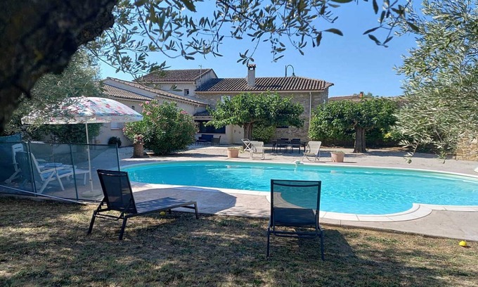 Cavillargues House | Air-conditioned farmhouse located between Provence and Ardèche, swimming pool, table tennis, pets allowed (1).