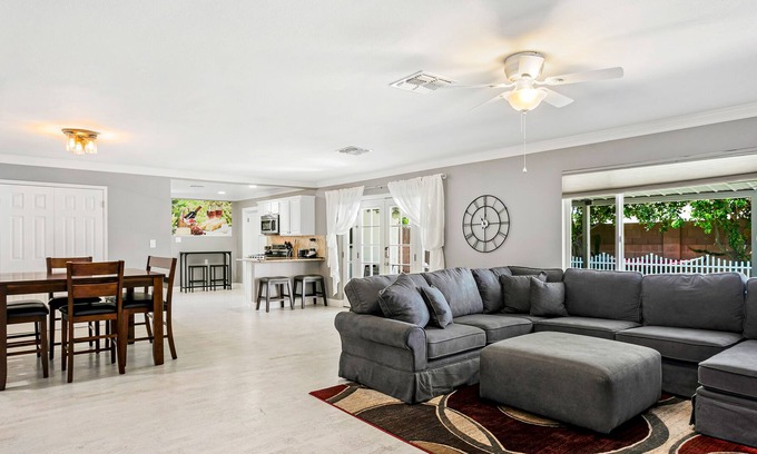 Scottsdale Estates Nine House | Air-conditioned home near Old Town with great patio & Ping-Pong