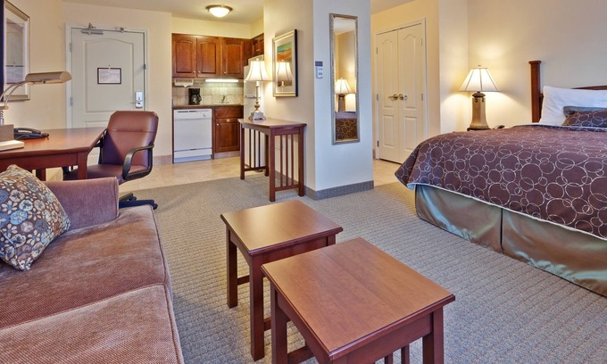 Indianapolis Apartment | Air-Conditioned Studio | Free Breakfast, Pool Access + Business Center On-Site