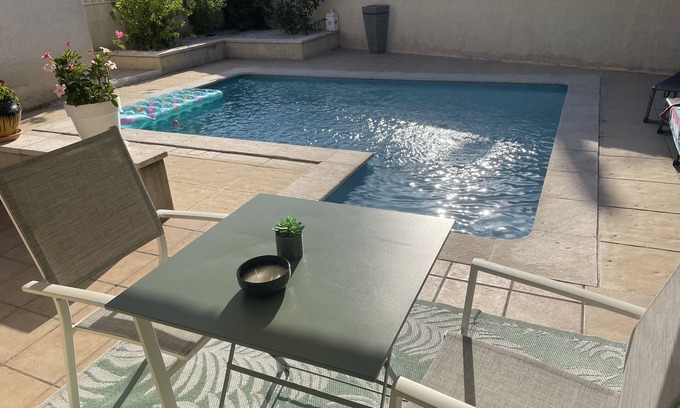 Vedene House | Air-conditioned, well-maintained house with private, unoverlooked swimming pool