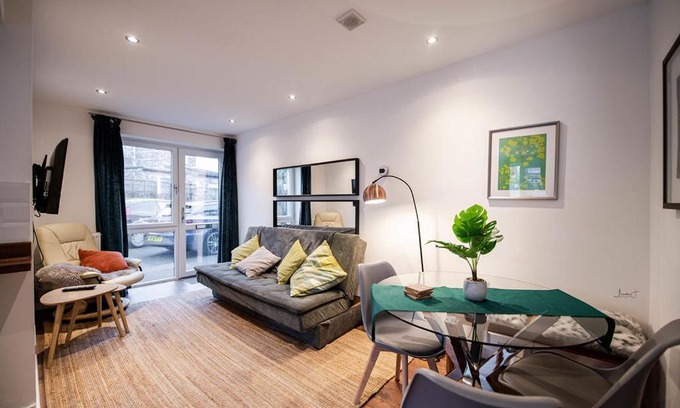 Offerton Apartment | Air Host and Stay - Apartment 5 Broadhurst Court sleeps 6 minutes from town centre