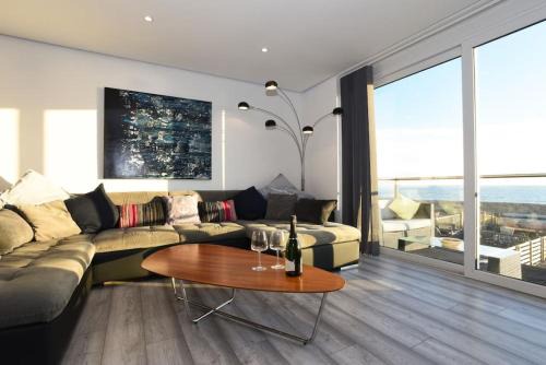 South Hayling House | Air Maison - Amazing View - 3 Bedroom Beachfront Flat