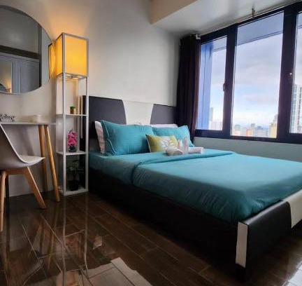 San Antonio Apartment | Air Residences 37F-City View