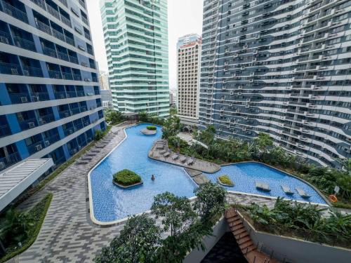 San Antonio Apartment | Air Residences 46th flr facing City view