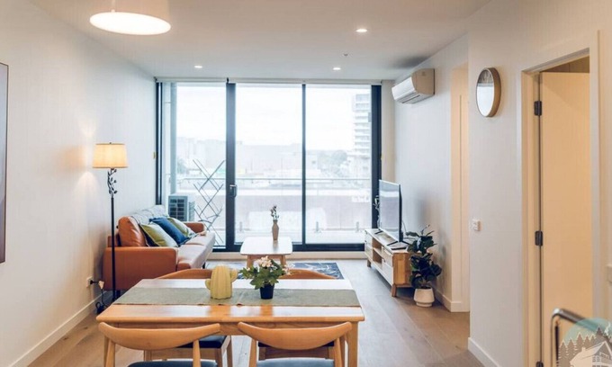 Carnegie Apartment | Aircabin | Carnegie | Modern | 2 Beds Apt Parking