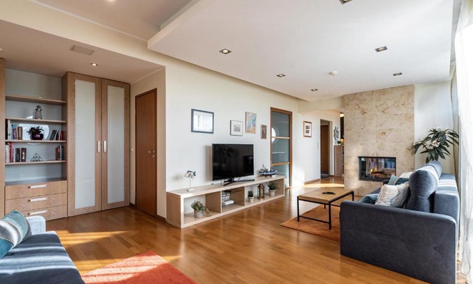 Kesklinn Apartment | AirHome - The Admiral House