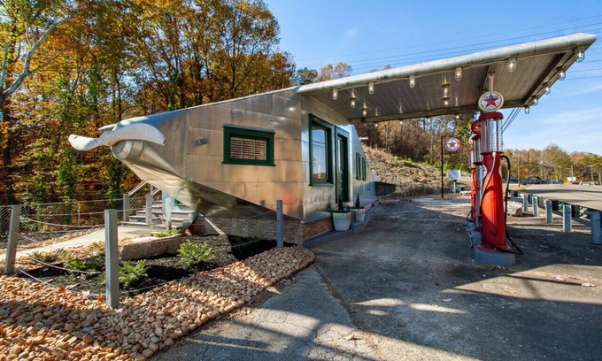 Knoxville House | Airplane Filling Station -Unique Stay in Knoxville