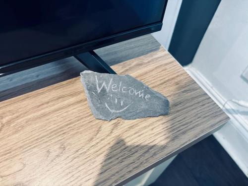 Newbridge House | Airport Home, Free Parking, Sleeps 6, Near City