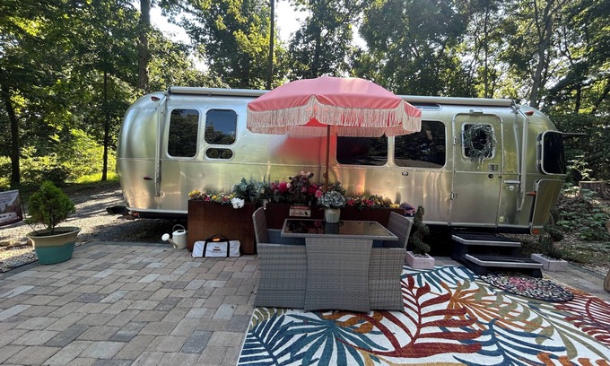 Orrtanna House | Airstream in Wine Country Hot Tub Extra Cost