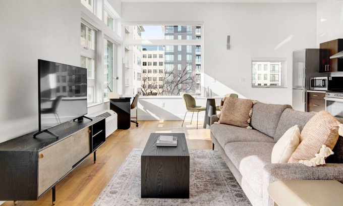 Cherry Creek Apartment | Airy Cherry Creek Studio w/ Lounge, W/D near 2nd Ave shops, by Blueground