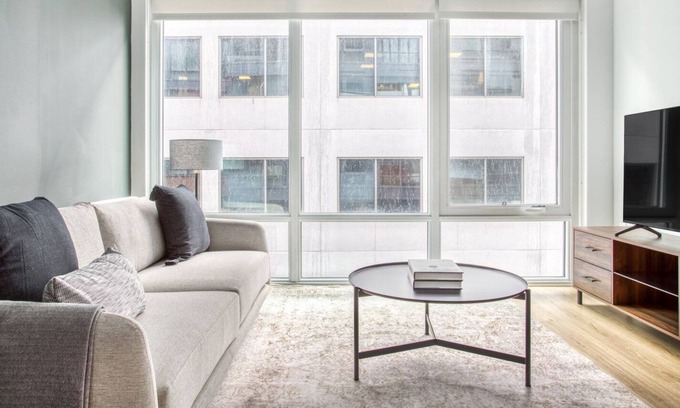 Mount Vernon Triangle Apartment | Airy Mount Vernon 1BR w/ Gym, Pool & W/D, near Metro, by Blueground