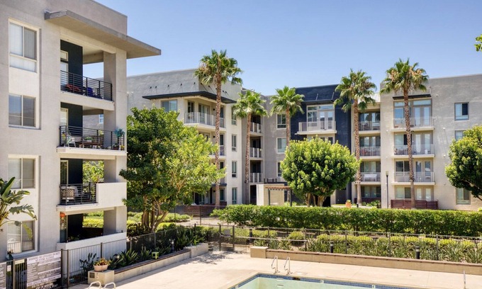 Warner Center Apartment | Airy Woodland Hills 2BR w/ Gym & Pool, near Westfield Mall, by Blueground