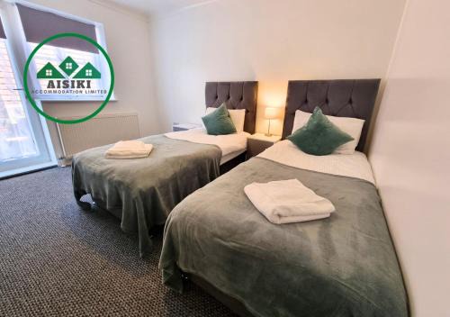 Watford Apartment | Aisiki Stays Apartments at Harwoods Road, Multiple 2-Bedroom, Pet-Friendly Flat, King or Twin or Double Beds, with Free Wi-Fi & Parking Space