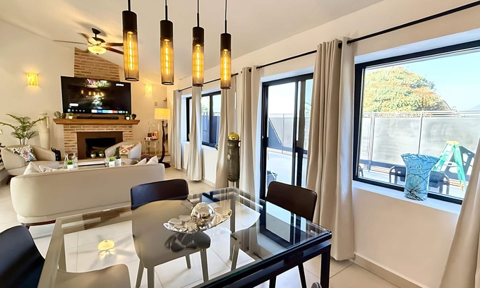 San Antonio Tlayacapan House | Ajijic Modern 1 Bedroom Home - Great Patio - Walk To Everything - 1 Night Rates