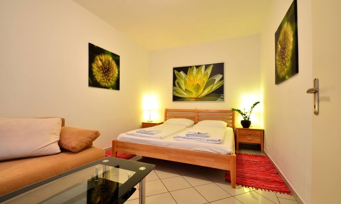 Donaustadt Apartment | AJO Vienna Garden - Contactless Check-in