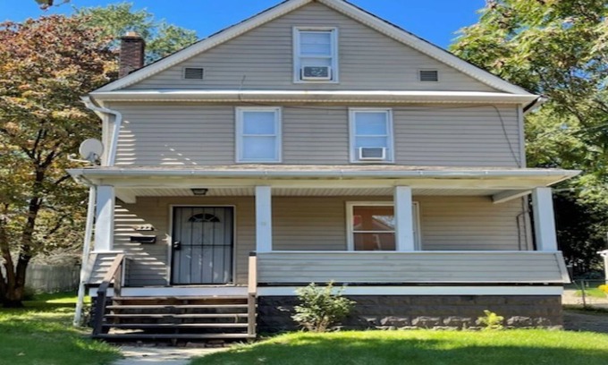 Akron House | Akron University / Summa Akron City Hospital Area Home