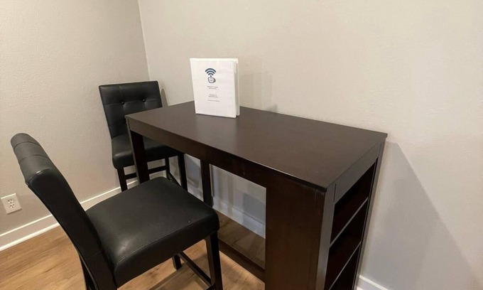 South Central Omaha Apartment | Aksarben Modern 1Bed ground level with parking