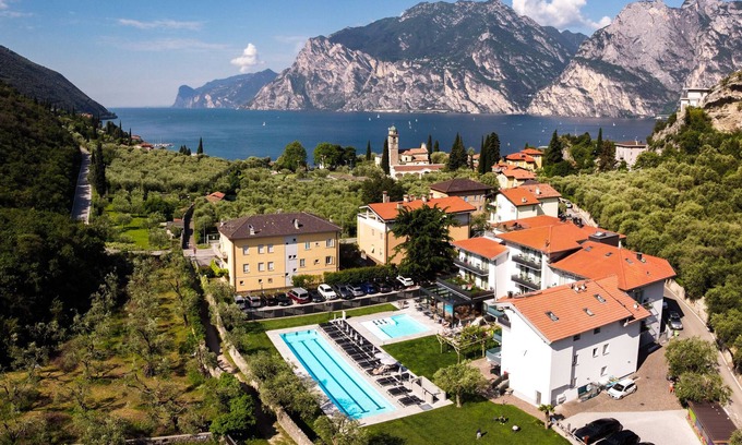Torbole sul Garda Hotel | Aktivhotel Santalucia