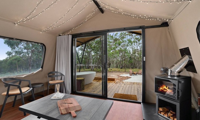Running Stream Hotel | Akuna Estate