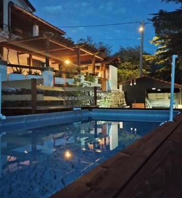 Zadvarje Apartment | Ala da-apartman sa bazenom