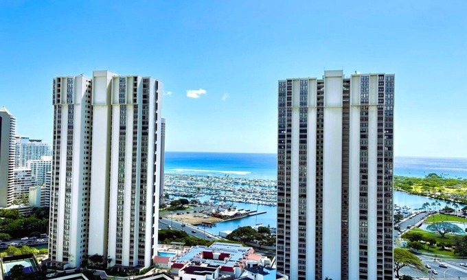 Ala Moana Hotel | Ala Moana Hotel 13th FL R0 Studio - 2Double Beds 4Person