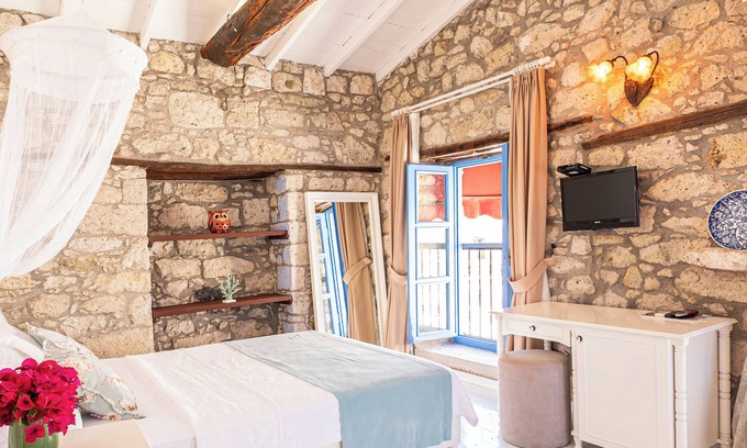 Tokoglu Hotel | Alacati Eski Ev Hotel