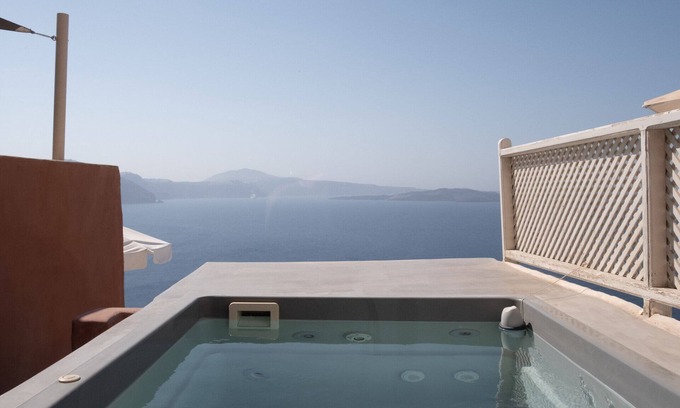 Oia Villa | Alafouzou Cave Loft
