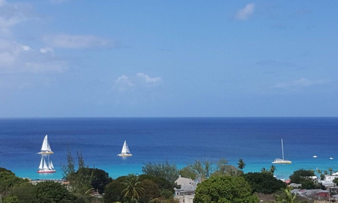 West Terrace Apartment | Alamanda Sea View Apartment - Spectacular Ocean View Retreat AC/Wi-Fi, CableTV