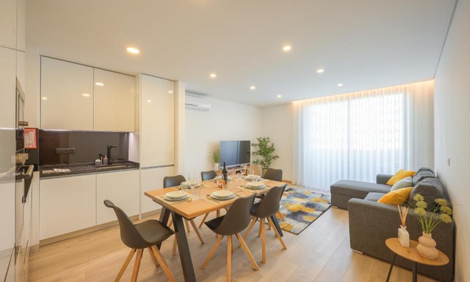 Aveiro Apartment | Alameda 74 Luxury incl Parking by Home Sweet Home Aveiro