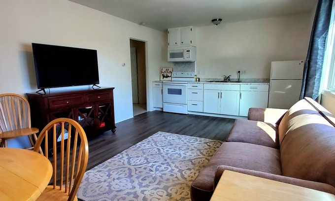 Sand Lake Apartment | Alaskan hideaway 2 bedroom apt by lakes, airport, hiking