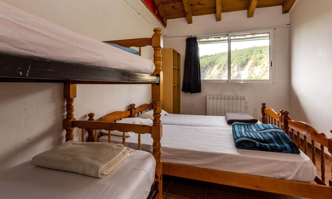 Salas de Pallars Apartment | Alberg La Solana - 1 - Quadruple Room (4 Adults)