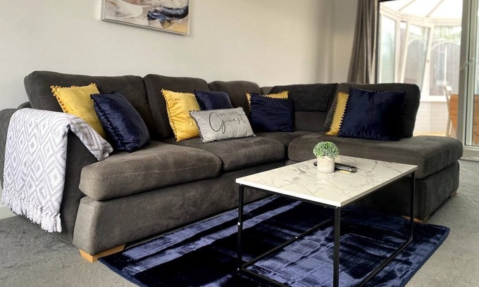 Parkgate House | Albert Place, Rotherham, Lavish 2-bed Home