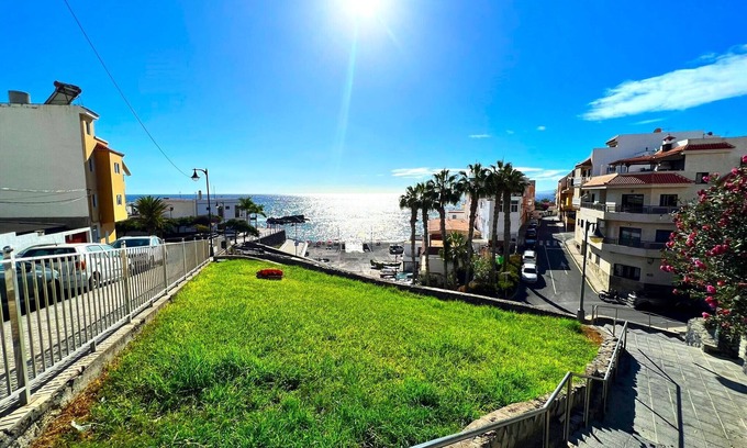 Alcala Apartment | ALCAMAR 3 BEDROOM APARTMENT CLOSE TO THE SEA!