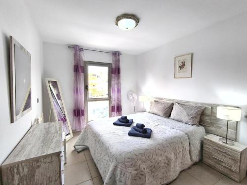Alcala Apartment | ALCAVISTA - garage, AC, fibre net, 350m to ocean, tv channels, sunsets and La Gomera view from balcony
