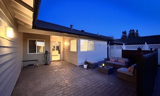 Lodi House | Alder Glen Getaway - Close to Wineries & Lodi Lake - Solar powered & EV hook-up