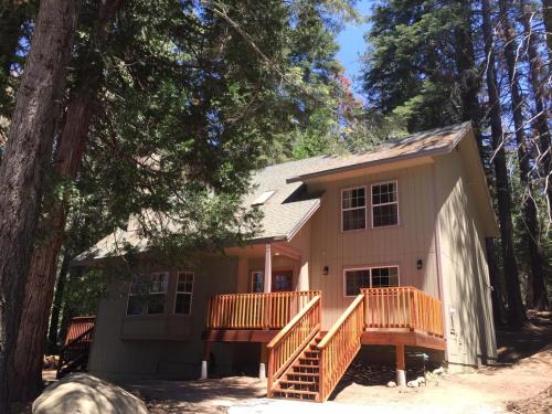 Yosemite National Park House | Alder Lodge