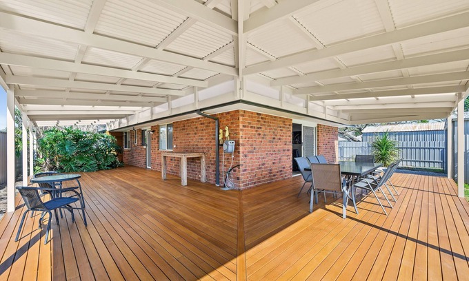 Aldinga Beach House | Aldinga Rose ~ Aldinga Beach - Homely Family Entertainer, 200m from the Beach ~ C21