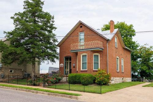 Washington House | Aletha-Marie Krog House