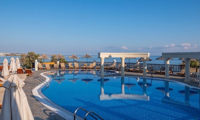 Stalida Hotel | ALEXANDER BEACH HOTEL & VILLAGE RESORT, the quiet, green beach front oasis Malia